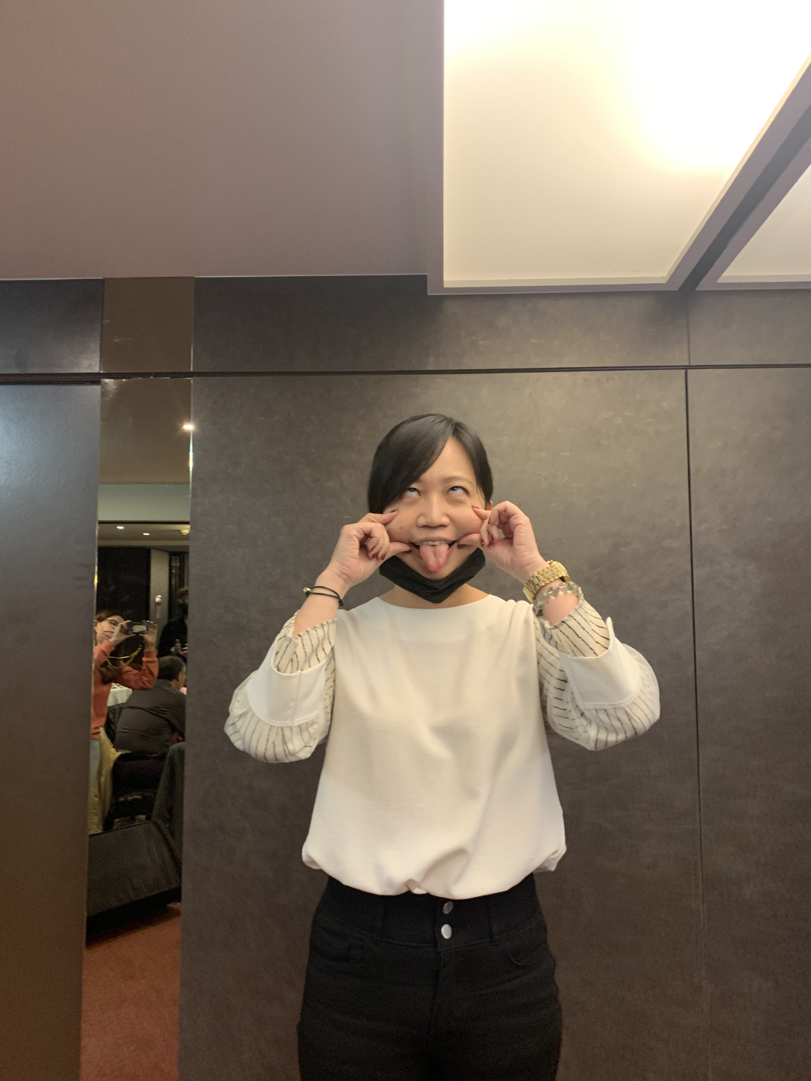2.中級密碼處罰-陳濰君老師扮鬼臉 (1)